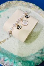 Golden chain shell bracelet