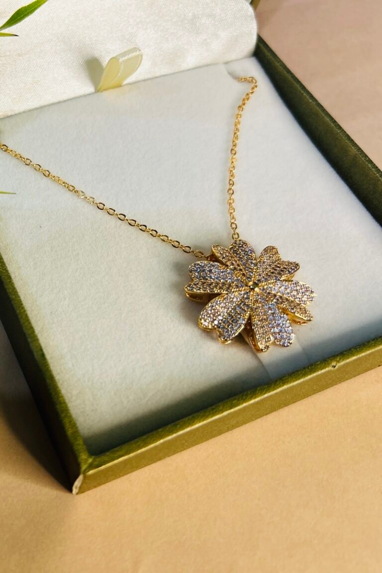 Golden heart large petal flower locket