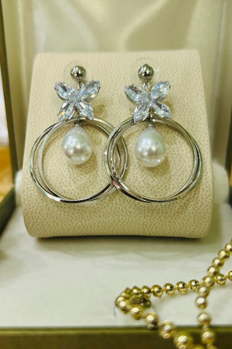 Silver pendulum earrings