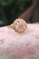 Adjustable round shape golden ring with stone - Image 3