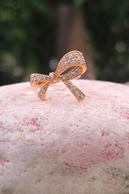 Tie bow ring